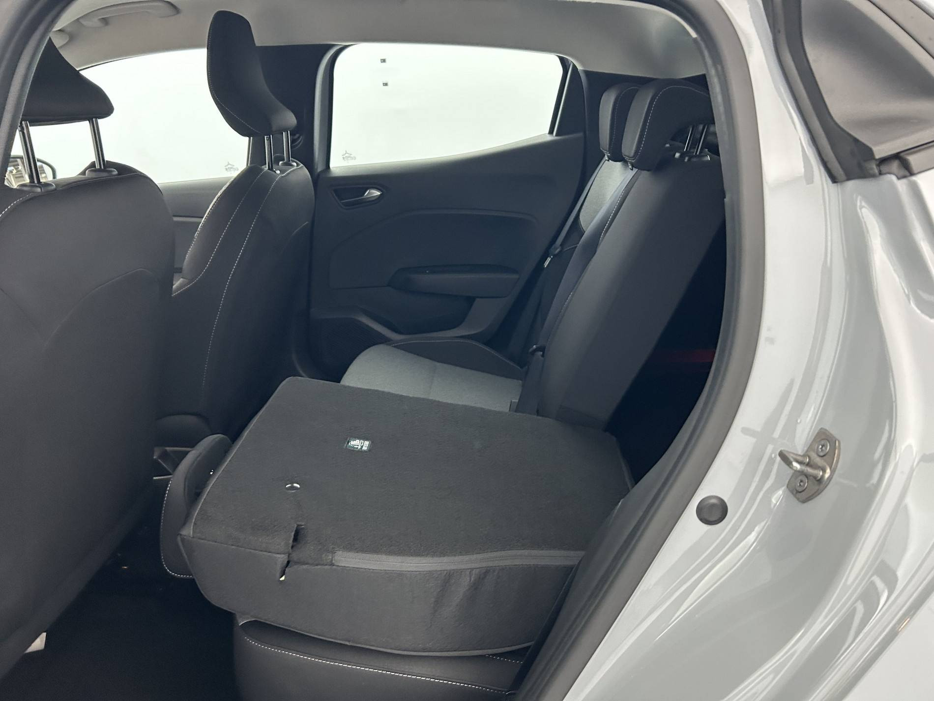 Vente en ligne Renault Clio 5 Clio TCe 90 au prix de 15 990 €