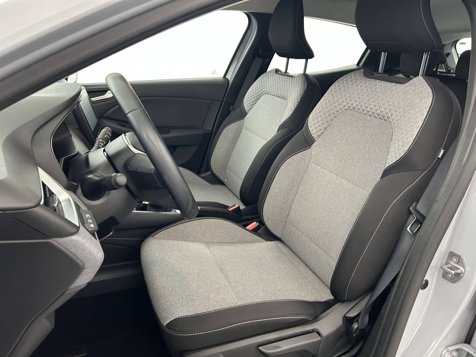 Vente en ligne Renault Clio 5 Clio TCe 90 au prix de 15 990 €