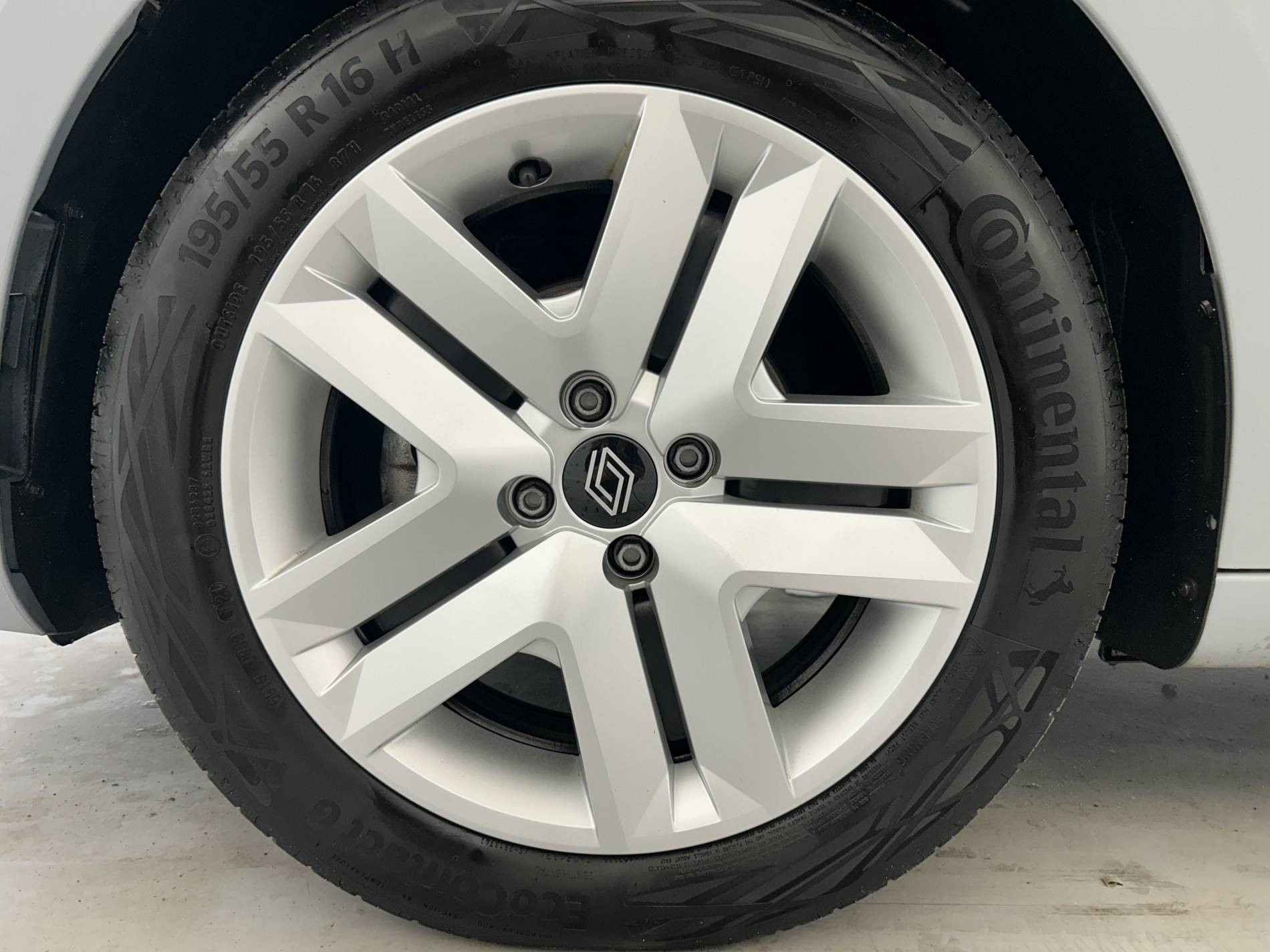 Vente en ligne Renault Clio 5 Clio TCe 90 au prix de 15 990 €