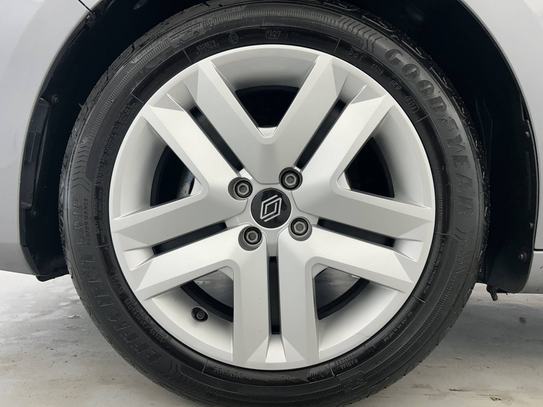 Vente en ligne Renault Clio 5 Clio TCe 90 ch GSR2 au prix de 15 990 €