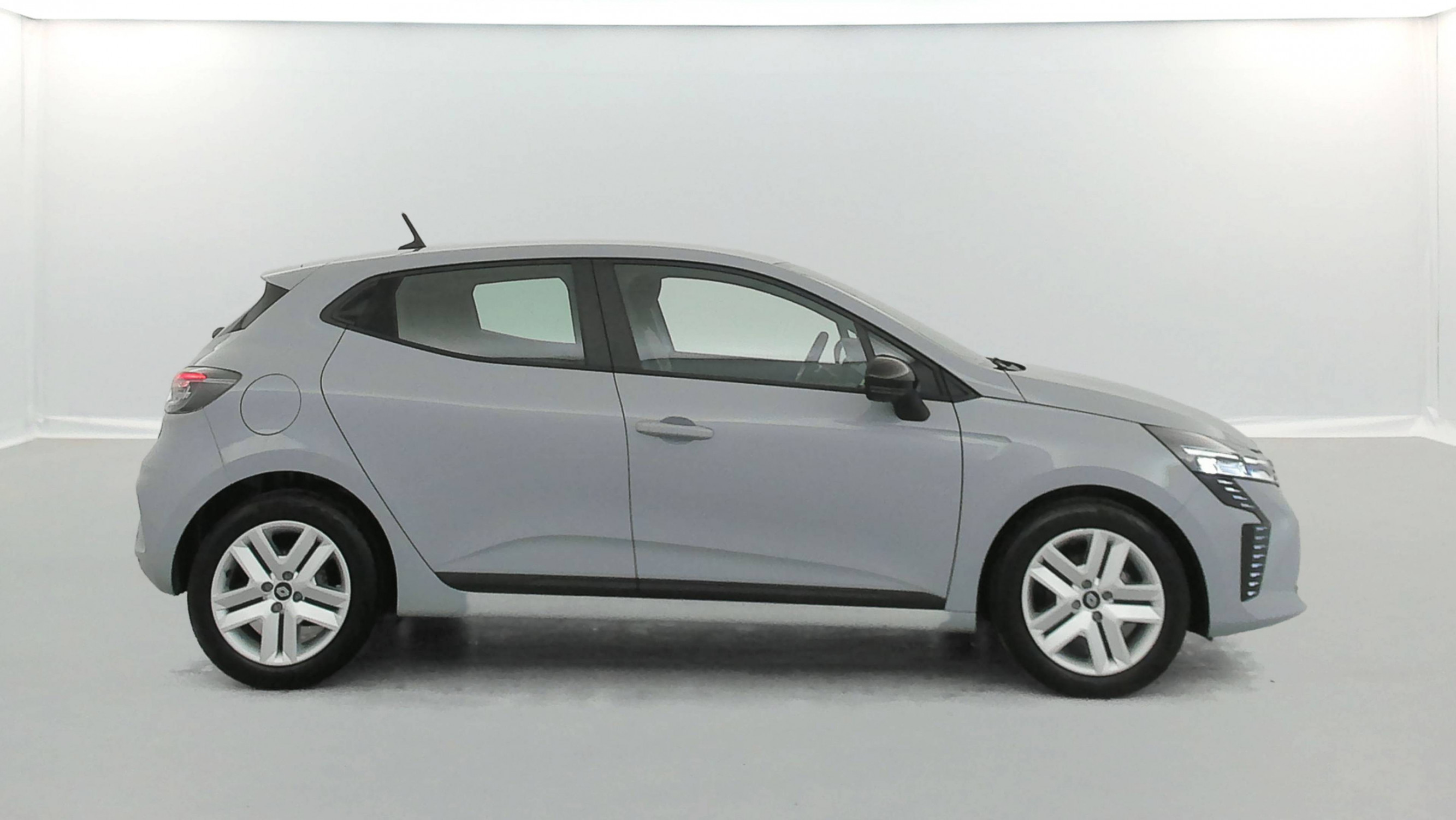 Vente en ligne Renault Clio 5 Clio TCe 90 au prix de 15 990 €