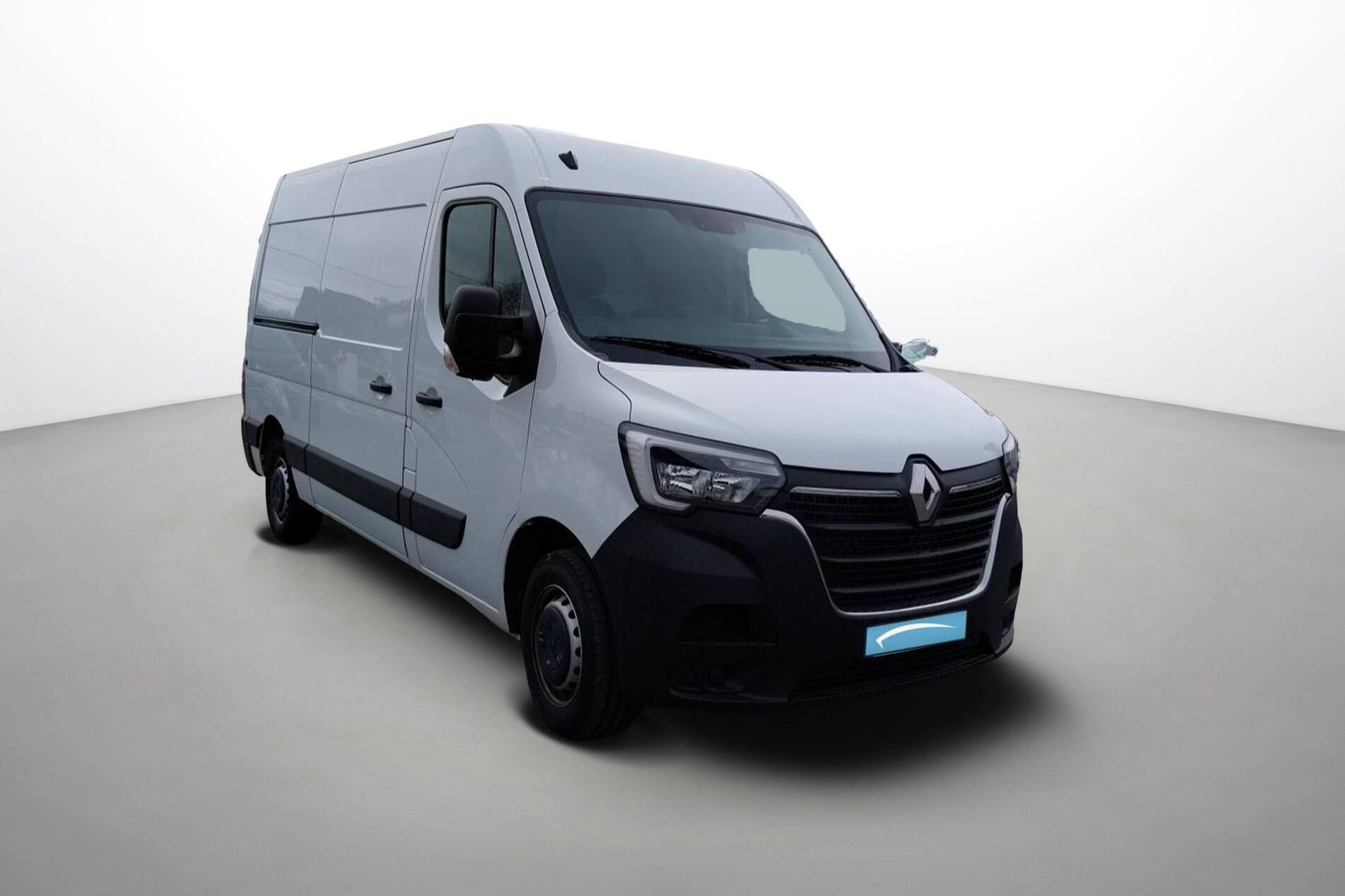 Vente en ligne Renault Master Fourgon MASTER FGN TRAC F3500 L2H2 BLUE DCI 135 au prix de 26 990 €