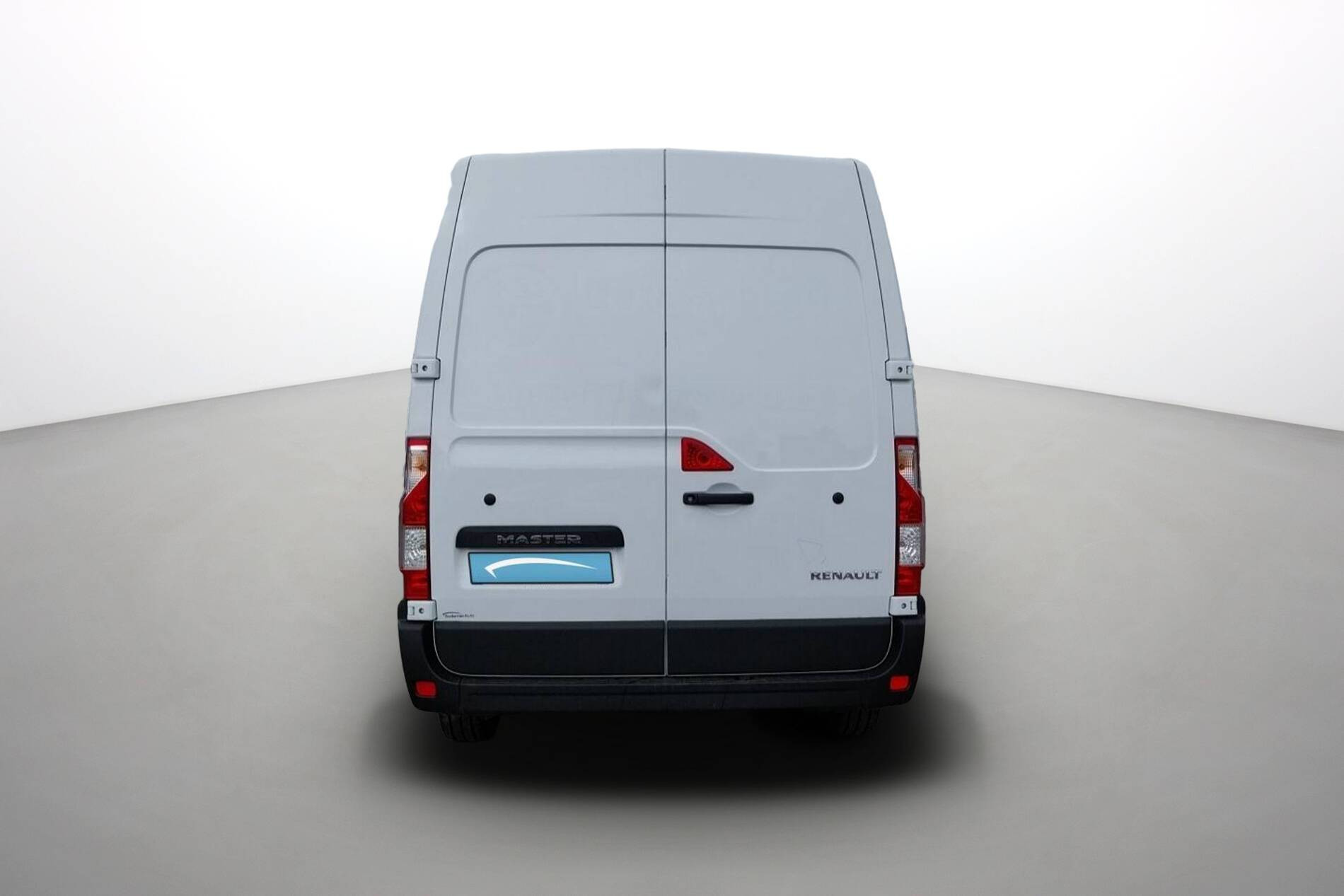 Vente en ligne Renault Master Fourgon MASTER FGN TRAC F3500 L2H2 BLUE DCI 135 au prix de 26 990 €