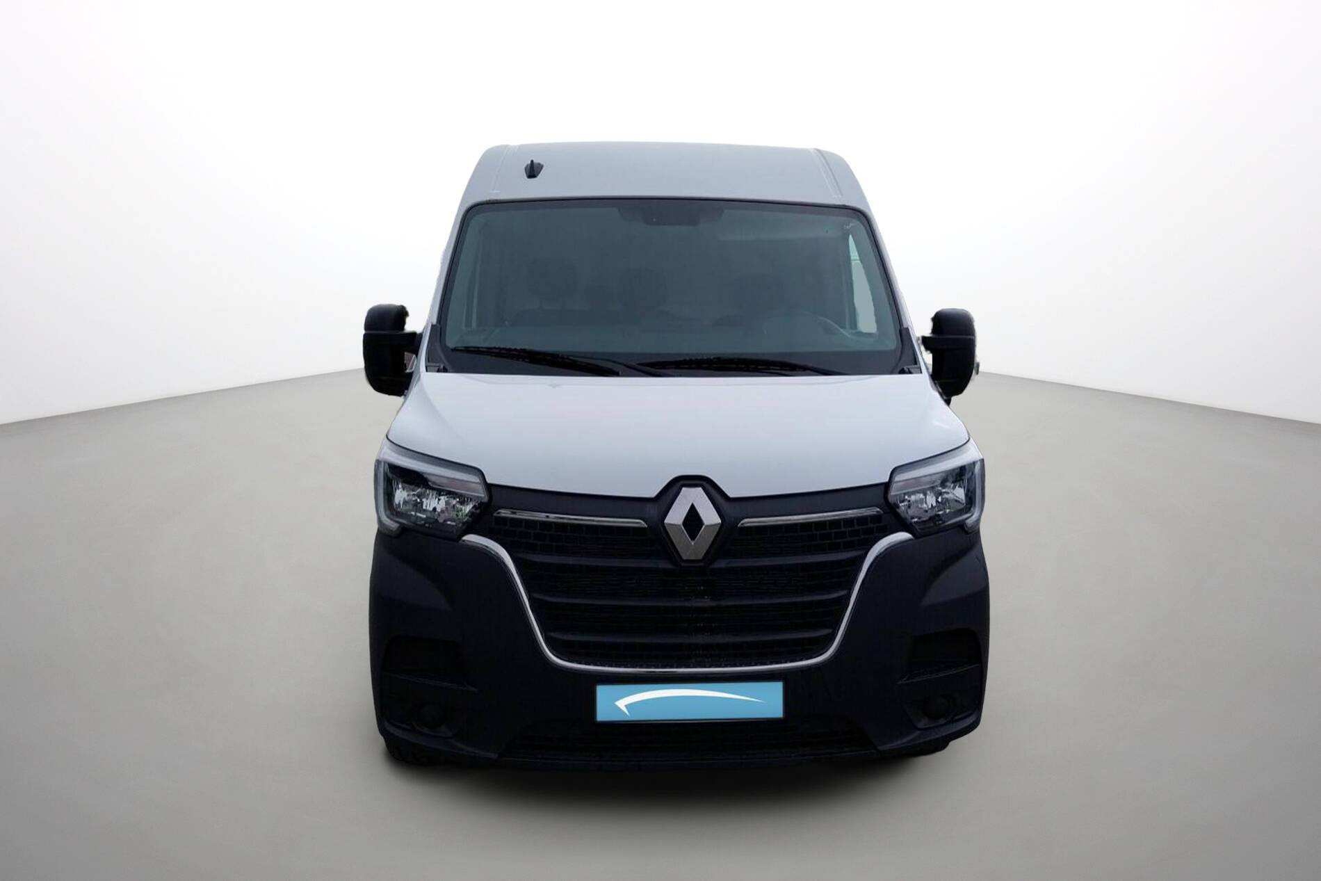 Vente en ligne Renault Master Fourgon MASTER FGN TRAC F3500 L2H2 BLUE DCI 135 au prix de 26 990 €