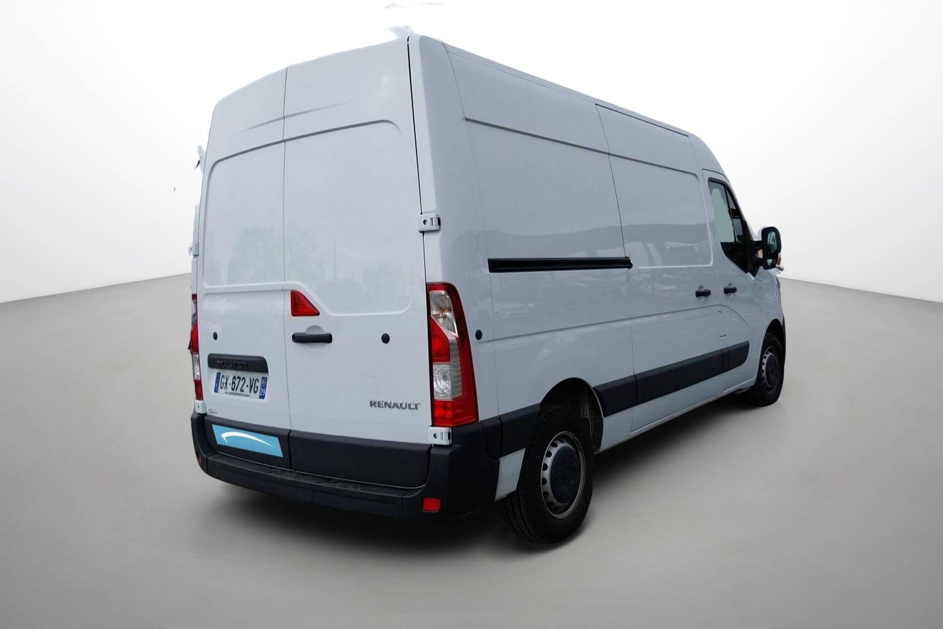 Vente en ligne Renault Master Fourgon MASTER FGN TRAC F3500 L2H2 BLUE DCI 135 au prix de 26 990 €