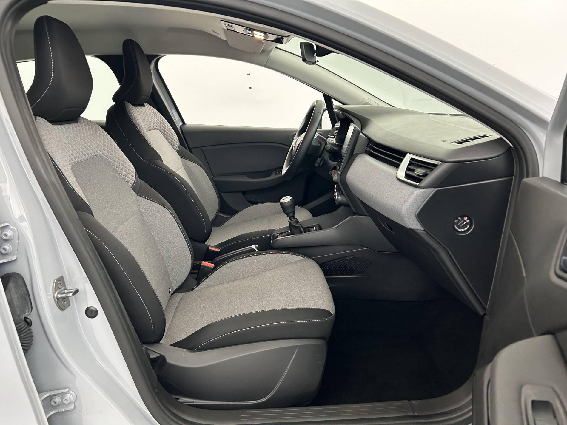 Vente en ligne Renault Clio 5 Clio TCe 90 au prix de 15 990 €