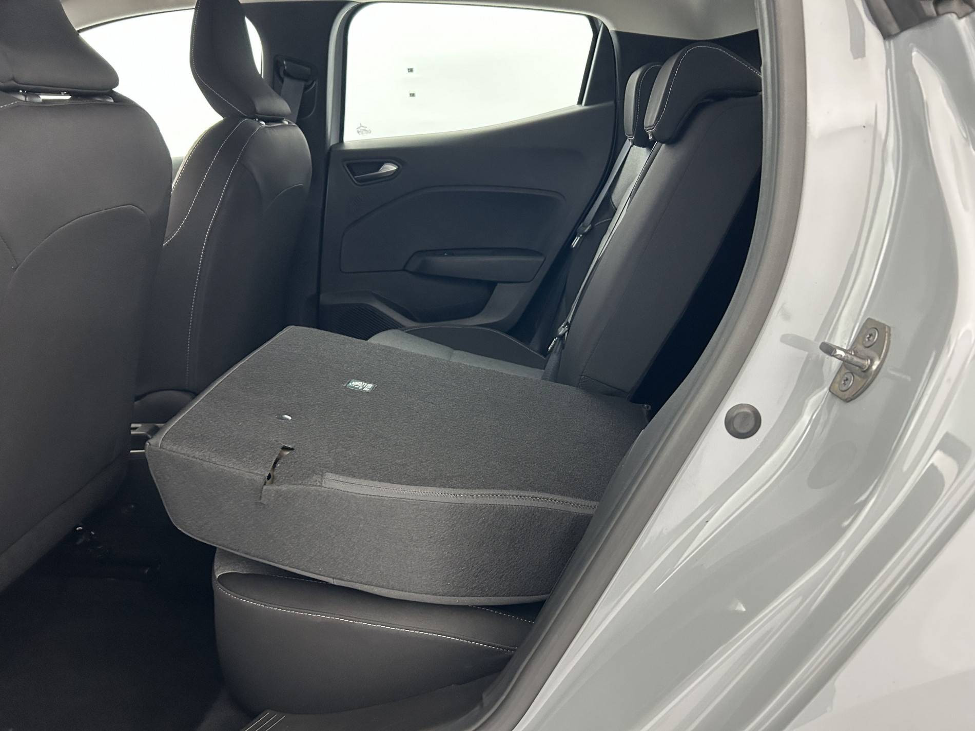 Vente en ligne Renault Clio 5 Clio TCe 90 au prix de 15 990 €