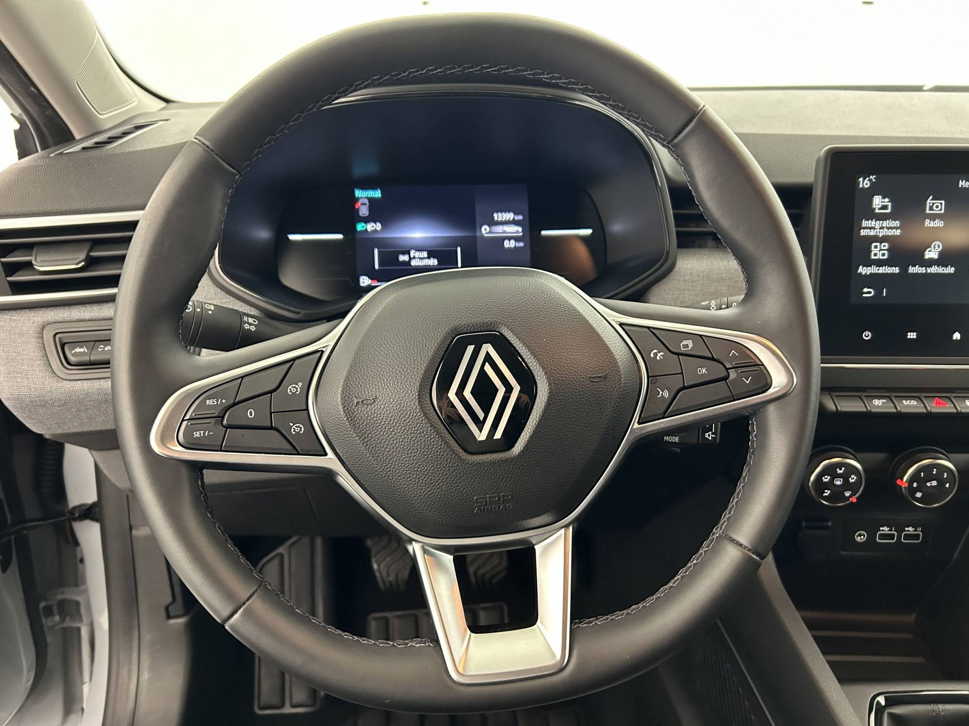 Vente en ligne Renault Clio 5 Clio TCe 90 au prix de 15 990 €