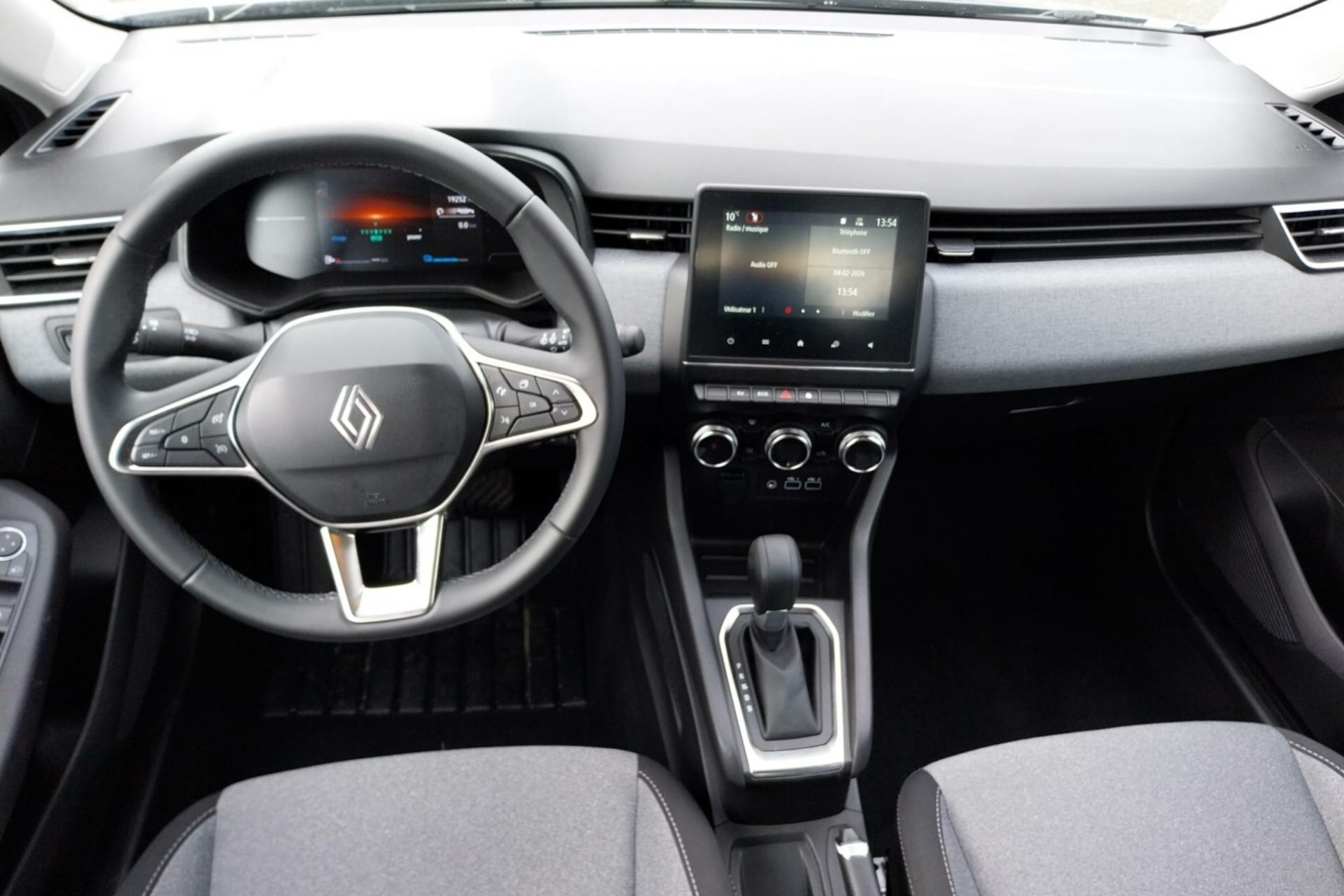 Vente en ligne Renault Clio 5 Clio E-Tech full hybrid 145 ch GSR2 au prix de 19 990 €