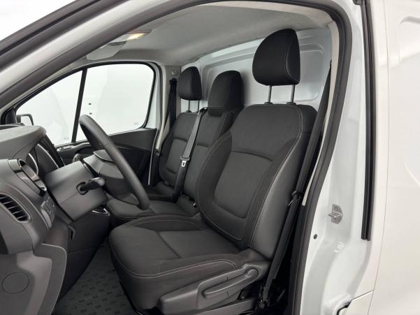 Vente en ligne Renault Trafic 3 Fourgon TRAFIC FGN L2H2 1200 KG DCI 145 ENERGY au prix de 20 670 €
