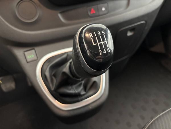 Vente en ligne Renault Trafic 3 Fourgon TRAFIC FGN L2H2 1200 KG DCI 145 ENERGY au prix de 20 670 €