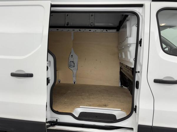 Vente en ligne Renault Trafic 3 Fourgon TRAFIC FGN L2H2 1200 KG DCI 145 ENERGY au prix de 20 670 €