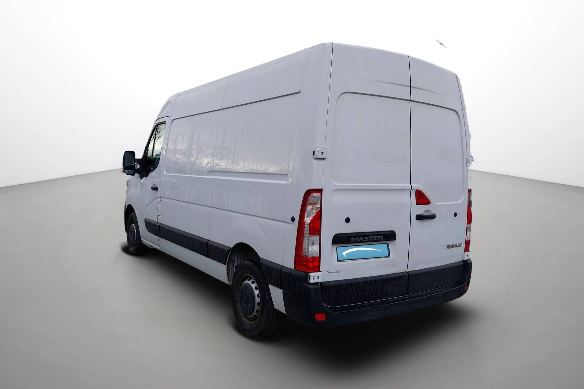 Vente en ligne Renault Master Fourgon MASTER FGN TRAC F3500 L2H2 BLUE DCI 135 au prix de 24 990 €