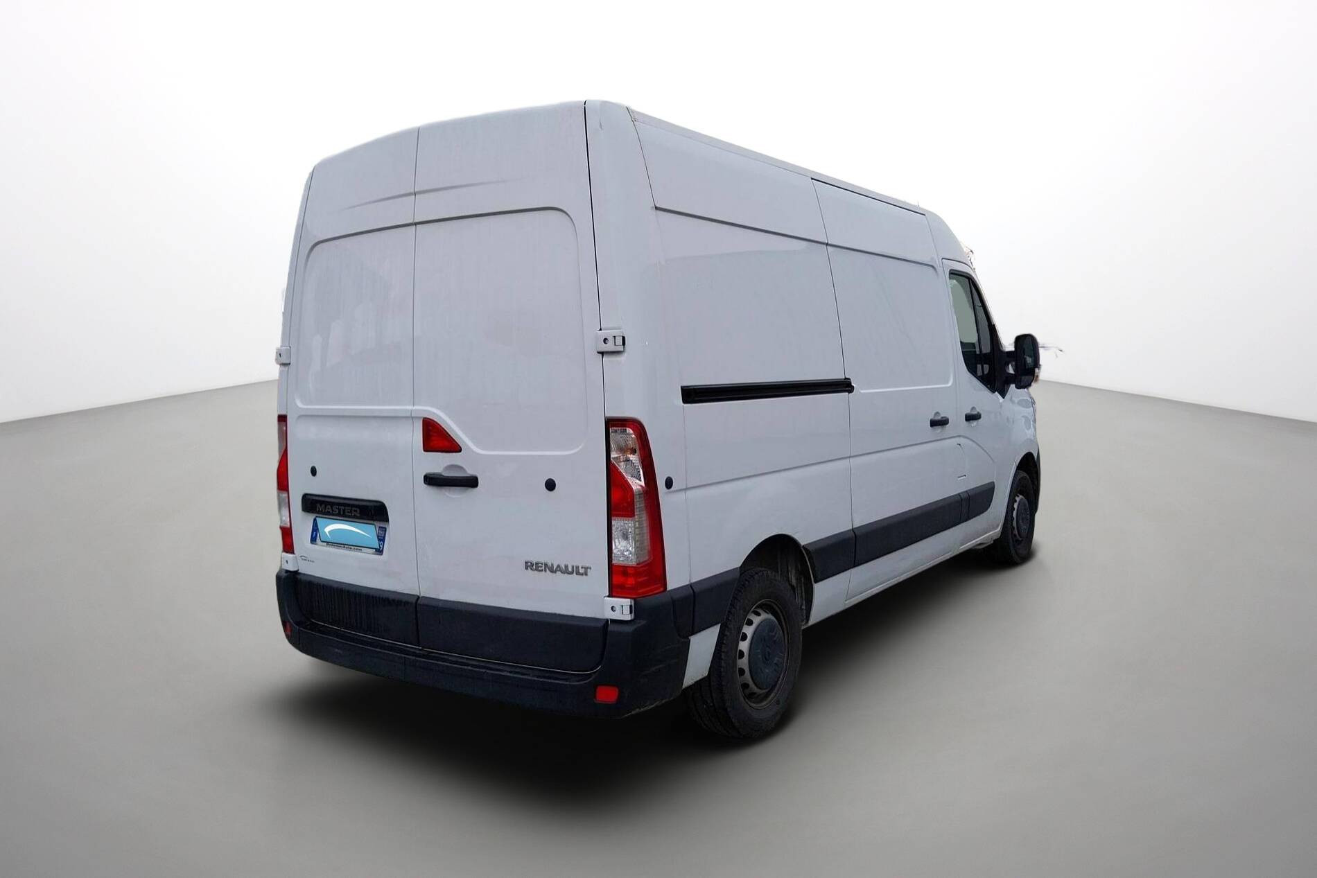 Vente en ligne Renault Master Fourgon MASTER FGN TRAC F3500 L2H2 BLUE DCI 135 au prix de 24 990 €
