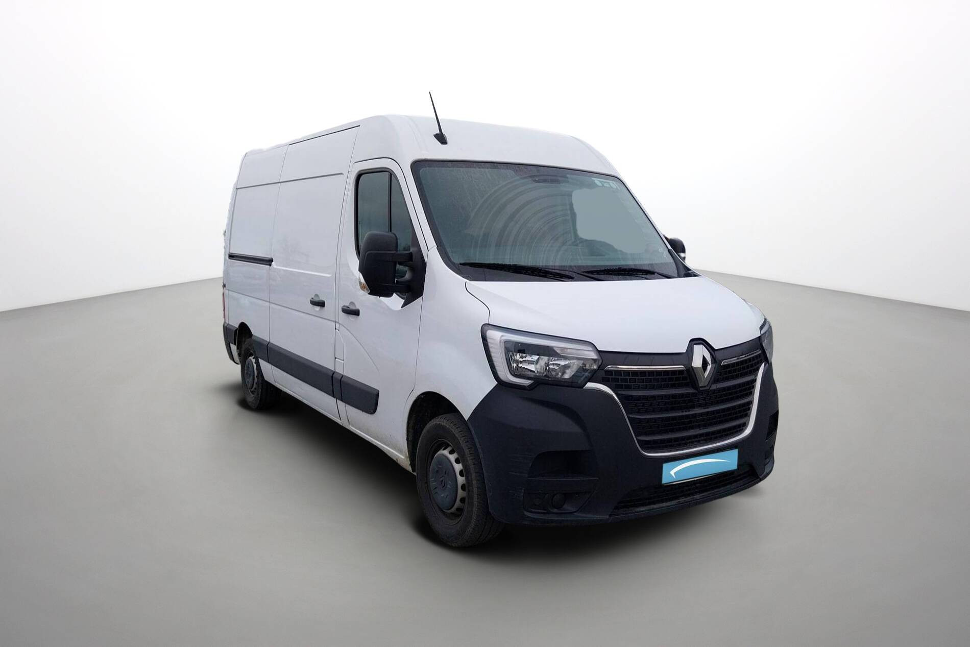Vente en ligne Renault Master Fourgon MASTER FGN TRAC F3500 L2H2 BLUE DCI 135 au prix de 24 990 €