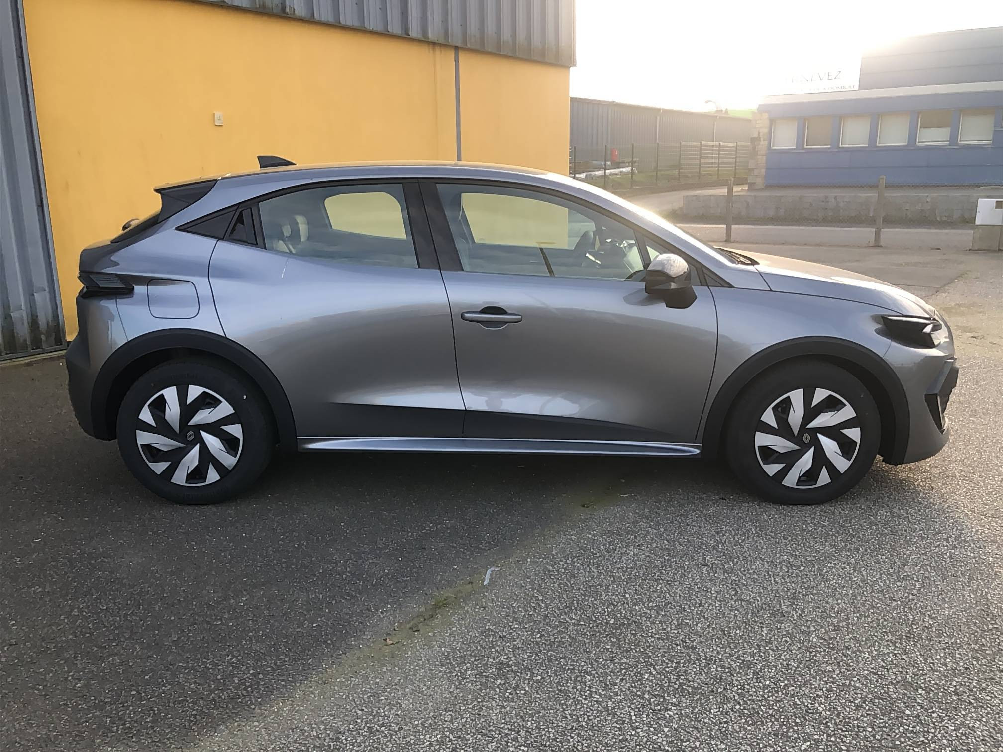 Vente en ligne Renault Clio 6 Clio E-Tech full hybrid 160 ch au prix de 24 490 €