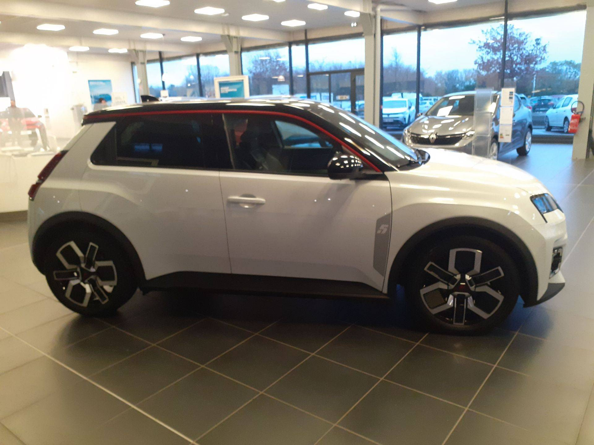 Vente en ligne Renault R5 E-Tech  150 ch autonomie confort au prix de 28 990 €