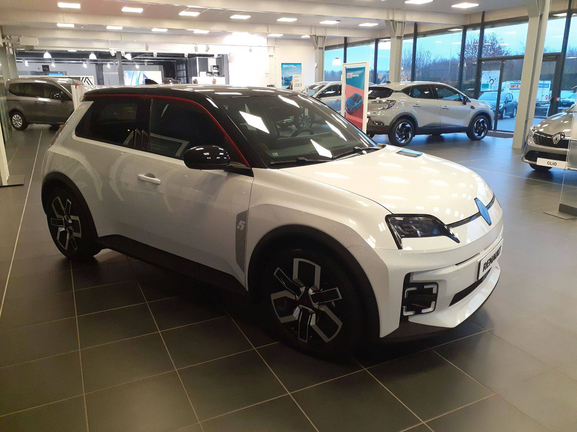 Vente en ligne Renault R5 E-Tech  150 ch autonomie confort au prix de 28 990 €