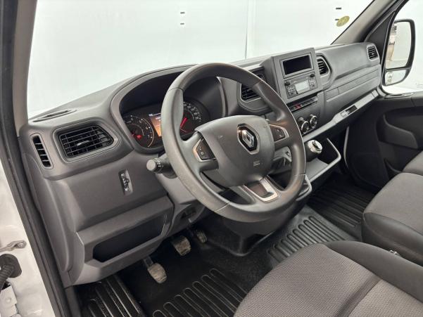 Vente en ligne Renault Master Fourgon MASTER FGN TRAC F3300 L2H2 BLUE DCI 135 au prix de 27 970 €