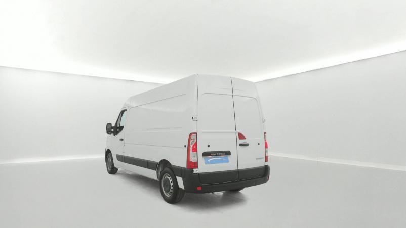 Vente en ligne Renault Master Fourgon MASTER FGN TRAC F3300 L2H2 BLUE DCI 135 au prix de 23 270 €