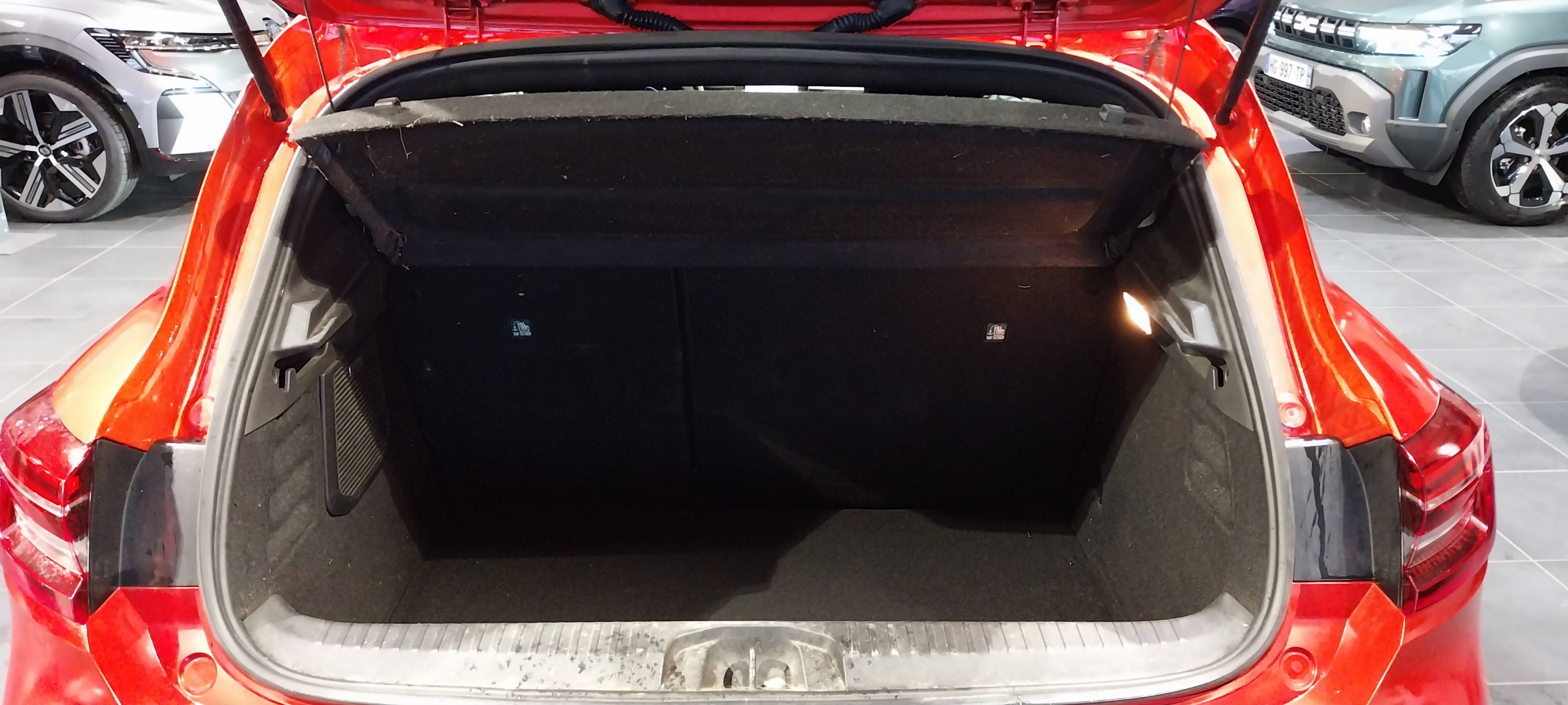 Vente en ligne Renault Clio 5 Clio E-Tech 140 au prix de 16 490 €