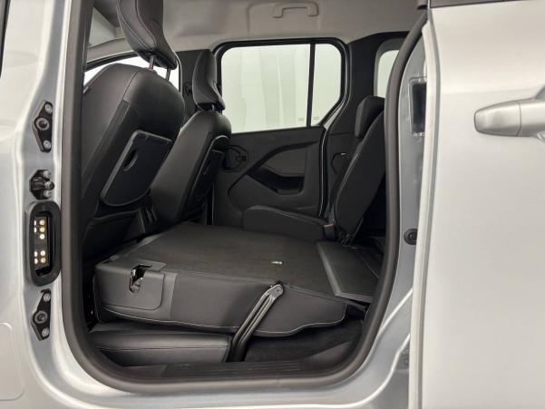 Vente en ligne Renault Kangoo  Blue dCi 95 au prix de 22 970 €