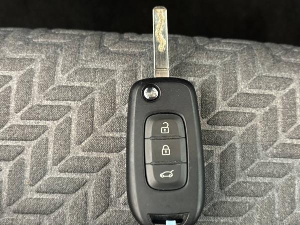 Vente en ligne Renault Clio 5 Clio TCe 90 au prix de 16 470 €