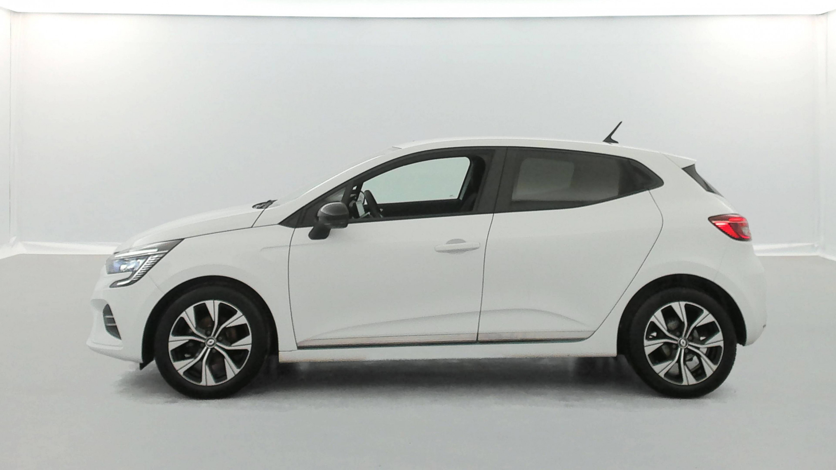 Vente en ligne Renault Clio 5 Clio TCe 90 au prix de 14 990 €