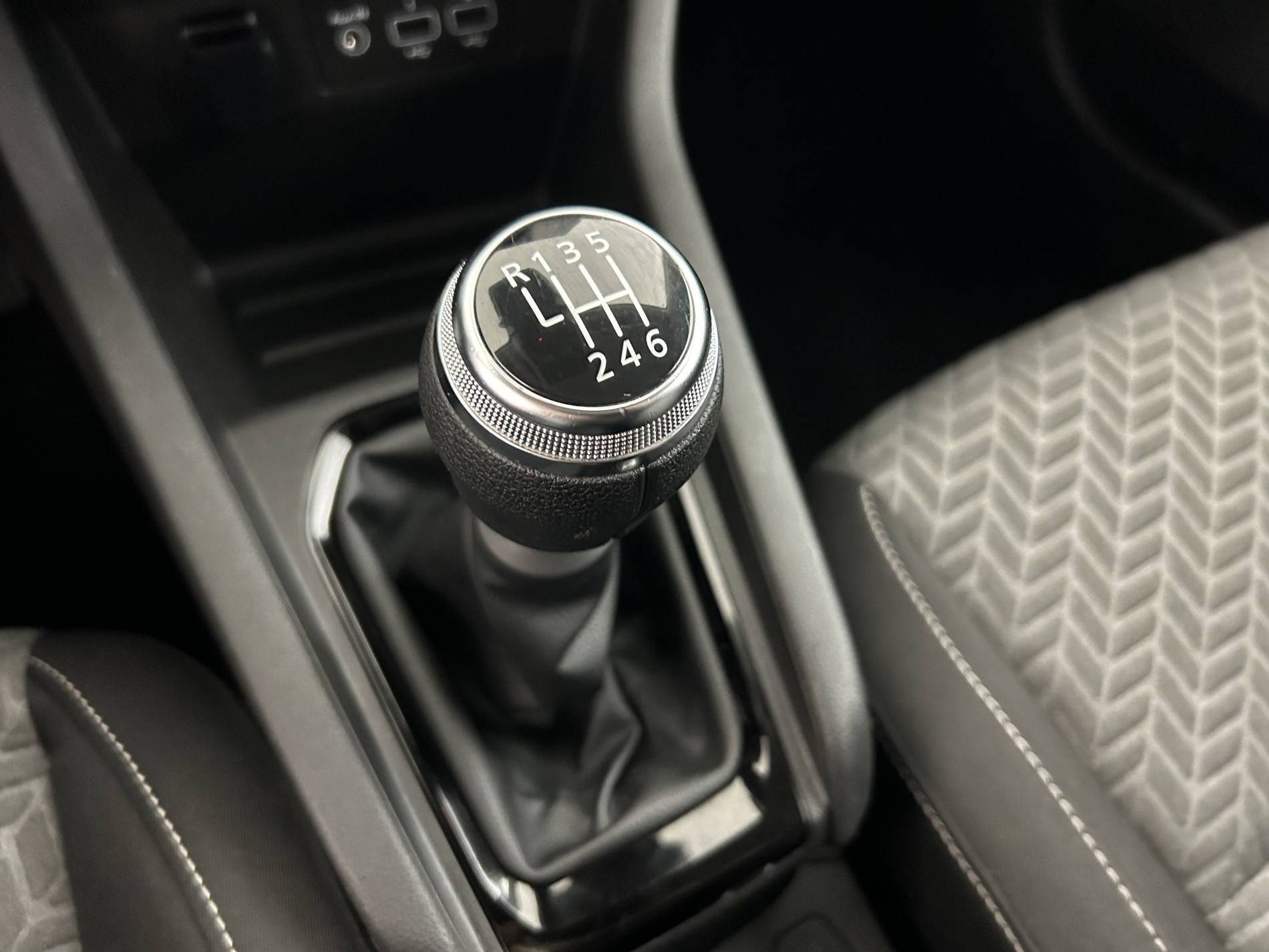 Vente en ligne Renault Clio 5 Clio TCe 90 au prix de 14 990 €