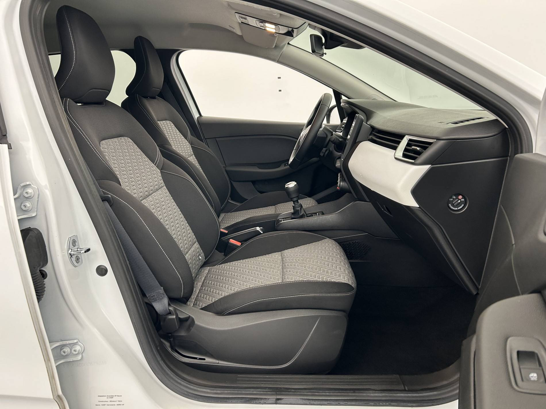 Vente en ligne Renault Clio 5 Clio TCe 90 au prix de 14 990 €