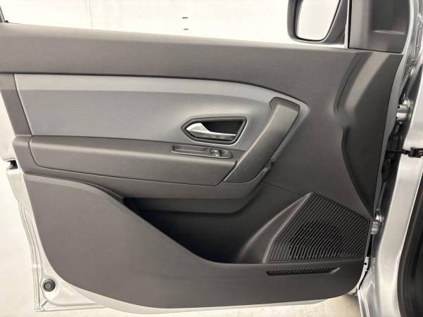 Vente en ligne Renault Express Van KANGOO  BLUE DCI 95 - 22 au prix de 17 450 €