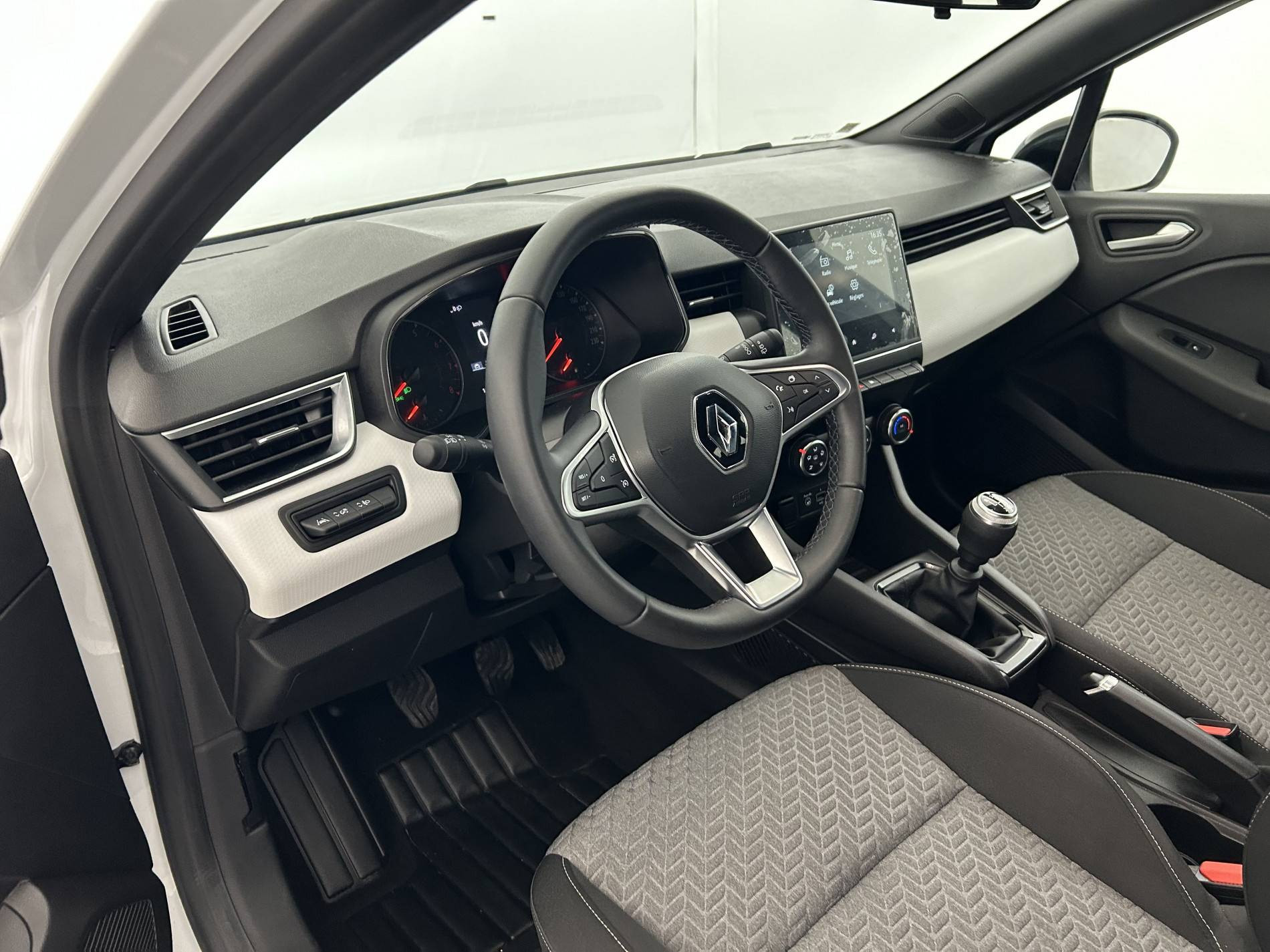 Vente en ligne Renault Clio 5 Clio TCe 90 - 21N au prix de 14 890 €