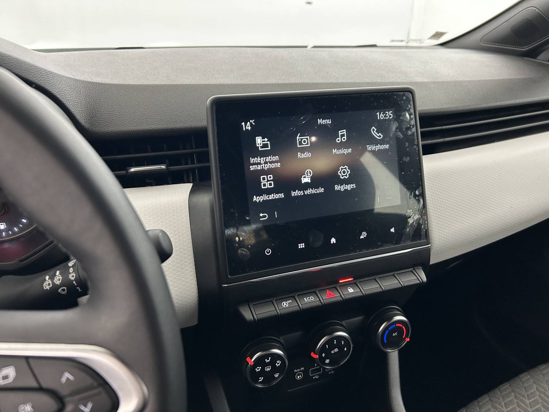 Vente en ligne Renault Clio 5 Clio TCe 90 - 21N au prix de 14 890 €