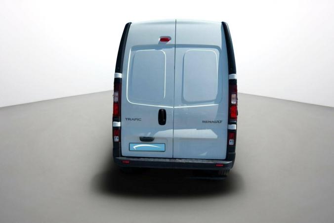 Vente en ligne Renault Trafic 3 Fourgon TRAFIC FGN L2H2 1200 KG DCI 145 ENERGY au prix de 20 870 €