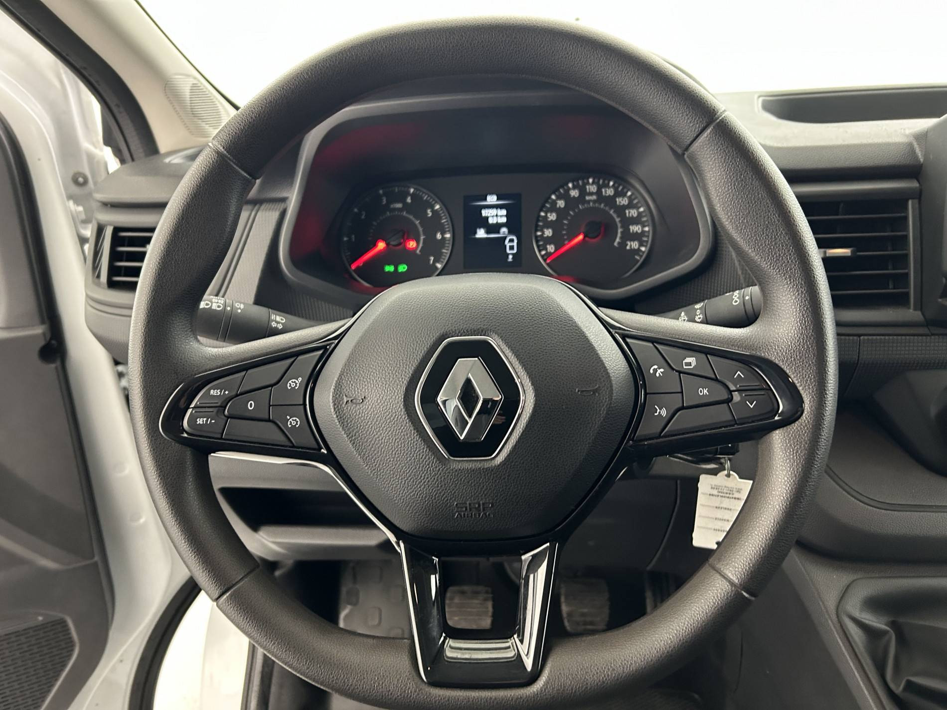 Vente en ligne Renault Trafic 3 Fourgon TRAFIC FGN L1H1 3T BLUE DCI 130 GSR2 au prix de 25 890 €