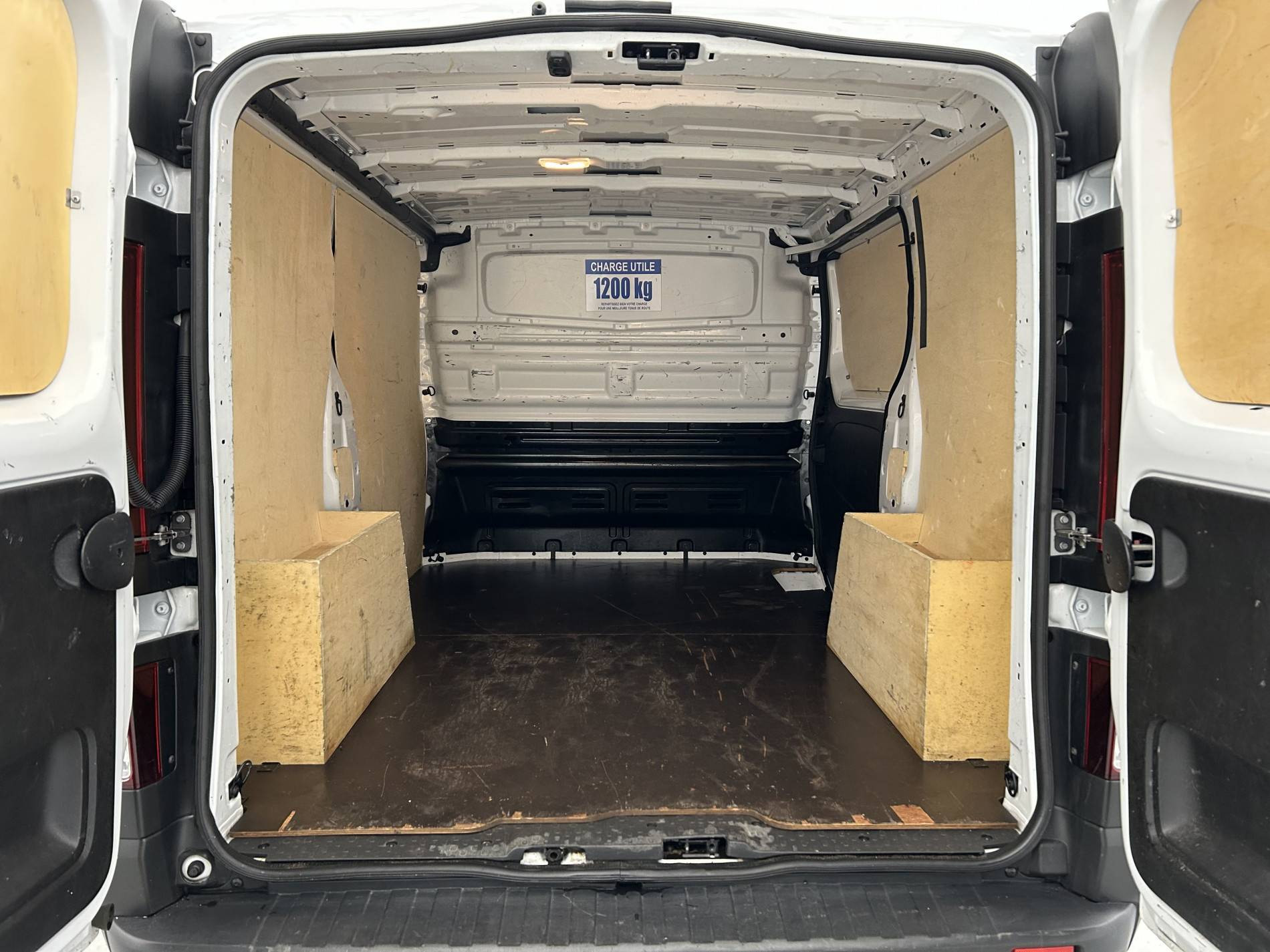 Vente en ligne Renault Trafic 3 Fourgon TRAFIC FGN L1H1 3T BLUE DCI 130 GSR2 au prix de 25 890 €