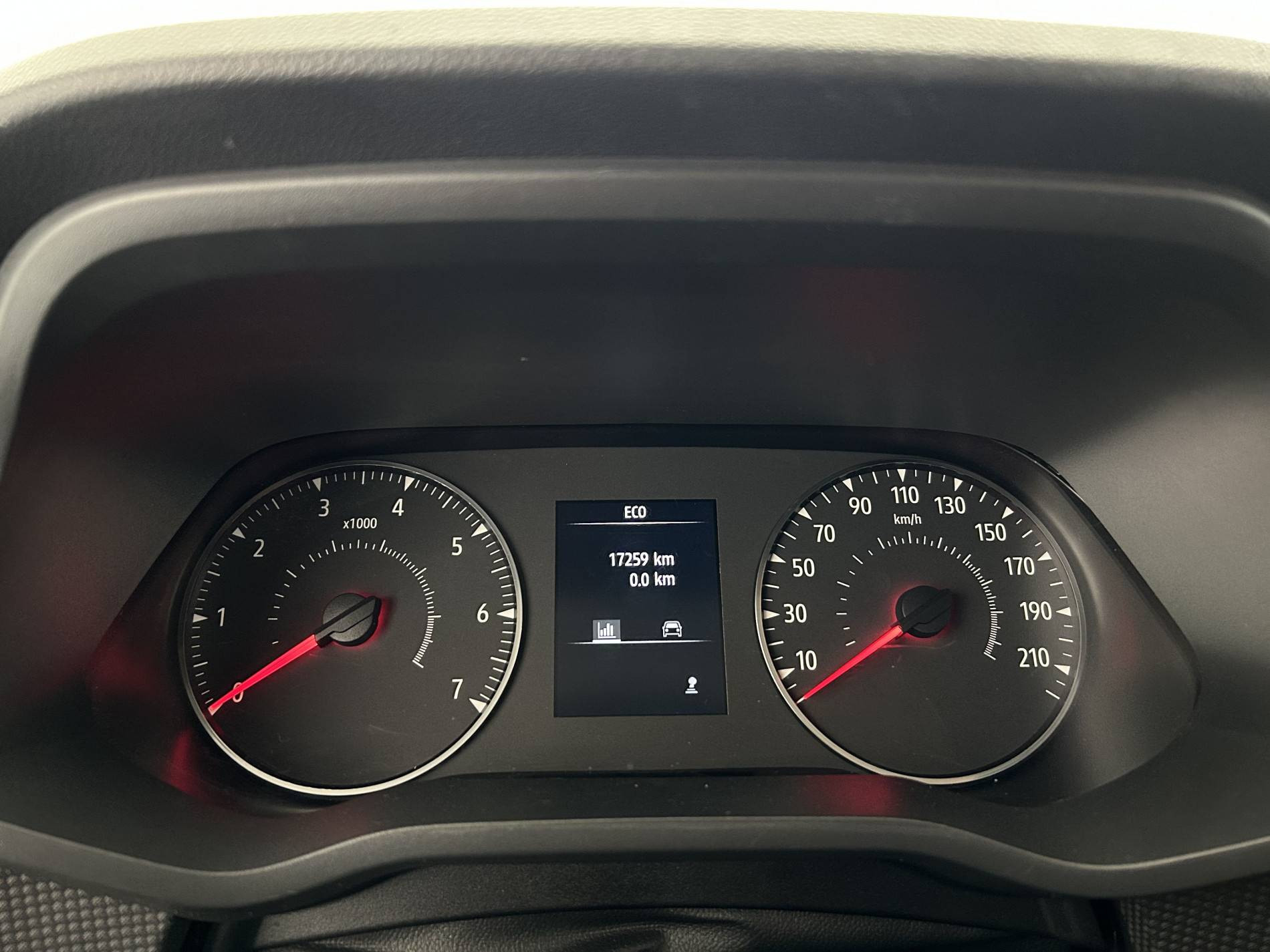 Vente en ligne Renault Trafic 3 Fourgon TRAFIC FGN L1H1 3T BLUE DCI 130 GSR2 au prix de 25 890 €