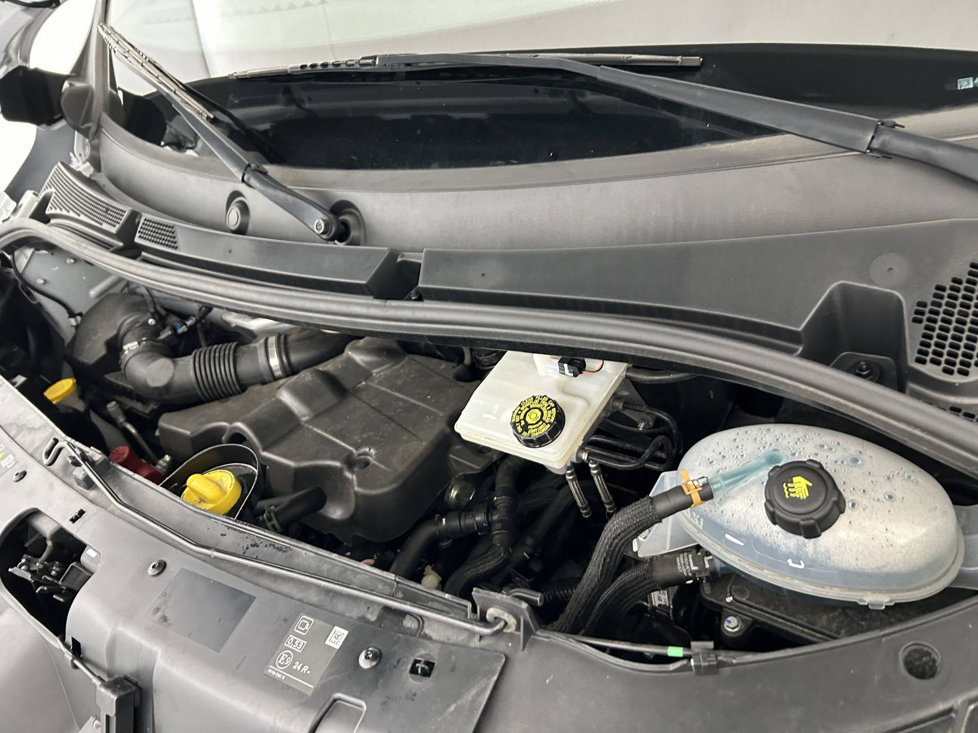 Vente en ligne Renault Master Fourgon   L2H2 BLUE DCI 135 au prix de 27 890 €