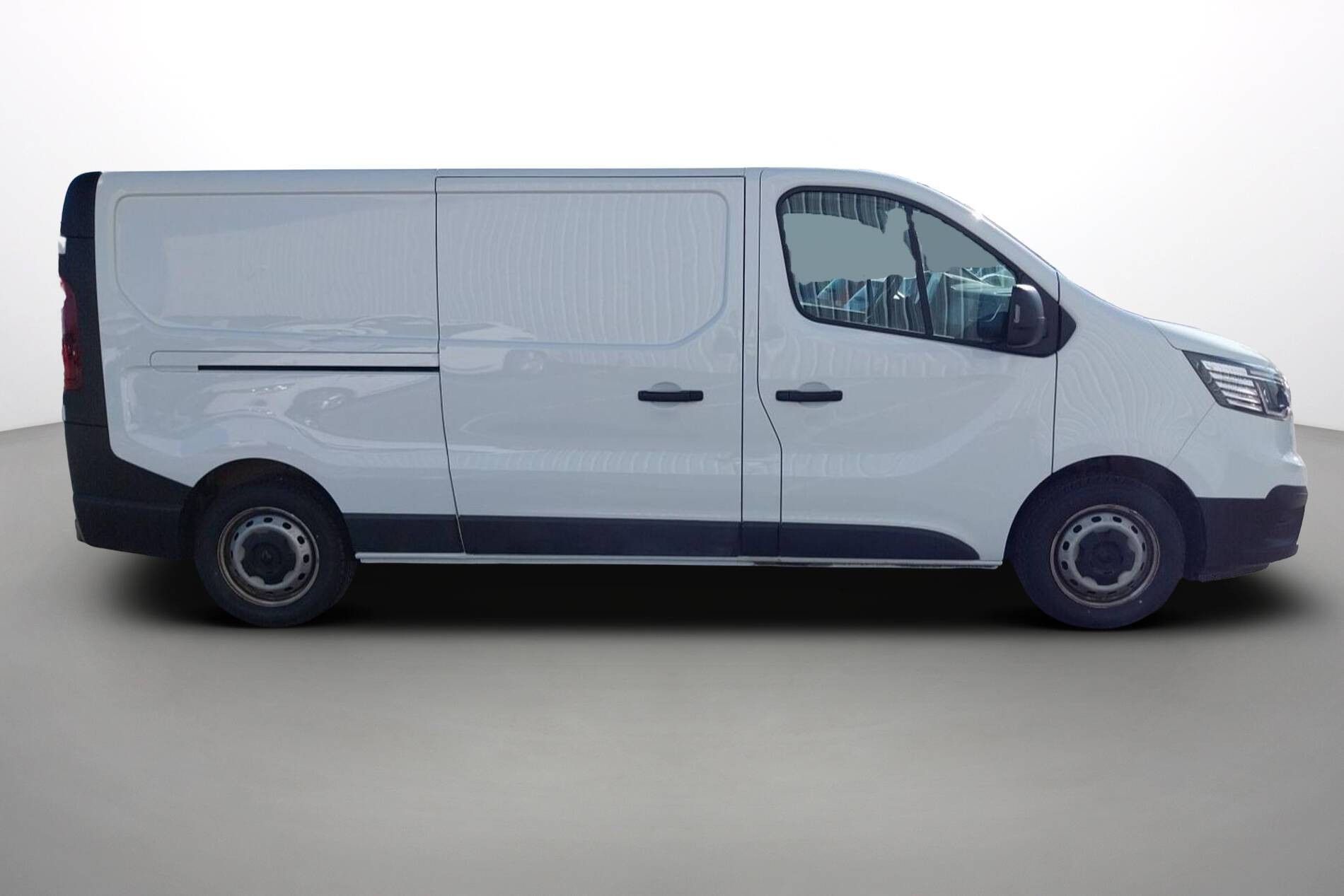 Vente en ligne Renault Trafic 3 Fourgon TRAFIC FGN L2H1 3000 KG BLUE DCI 130 au prix de 19 990 €