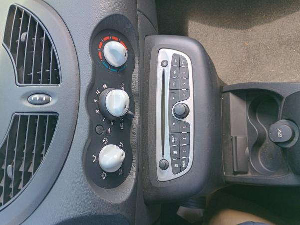 Vente en ligne Renault Twingo 2  1.2 LEV 16v 75 eco2 au prix de 8 670 €
