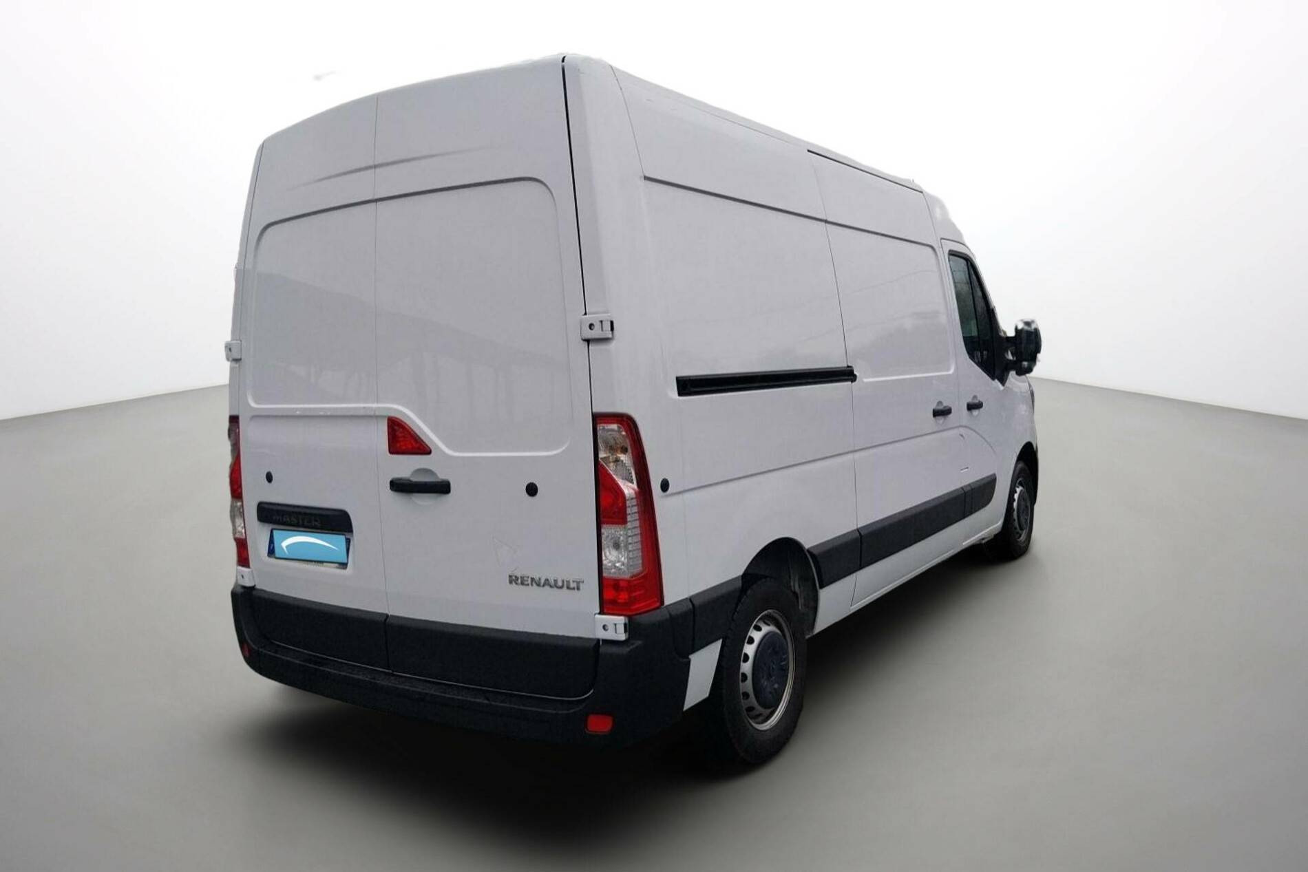 Vente en ligne Renault Master Fourgon MASTER FGN TRAC F3500 L2H2 BLUE DCI 135 au prix de 28 890 €