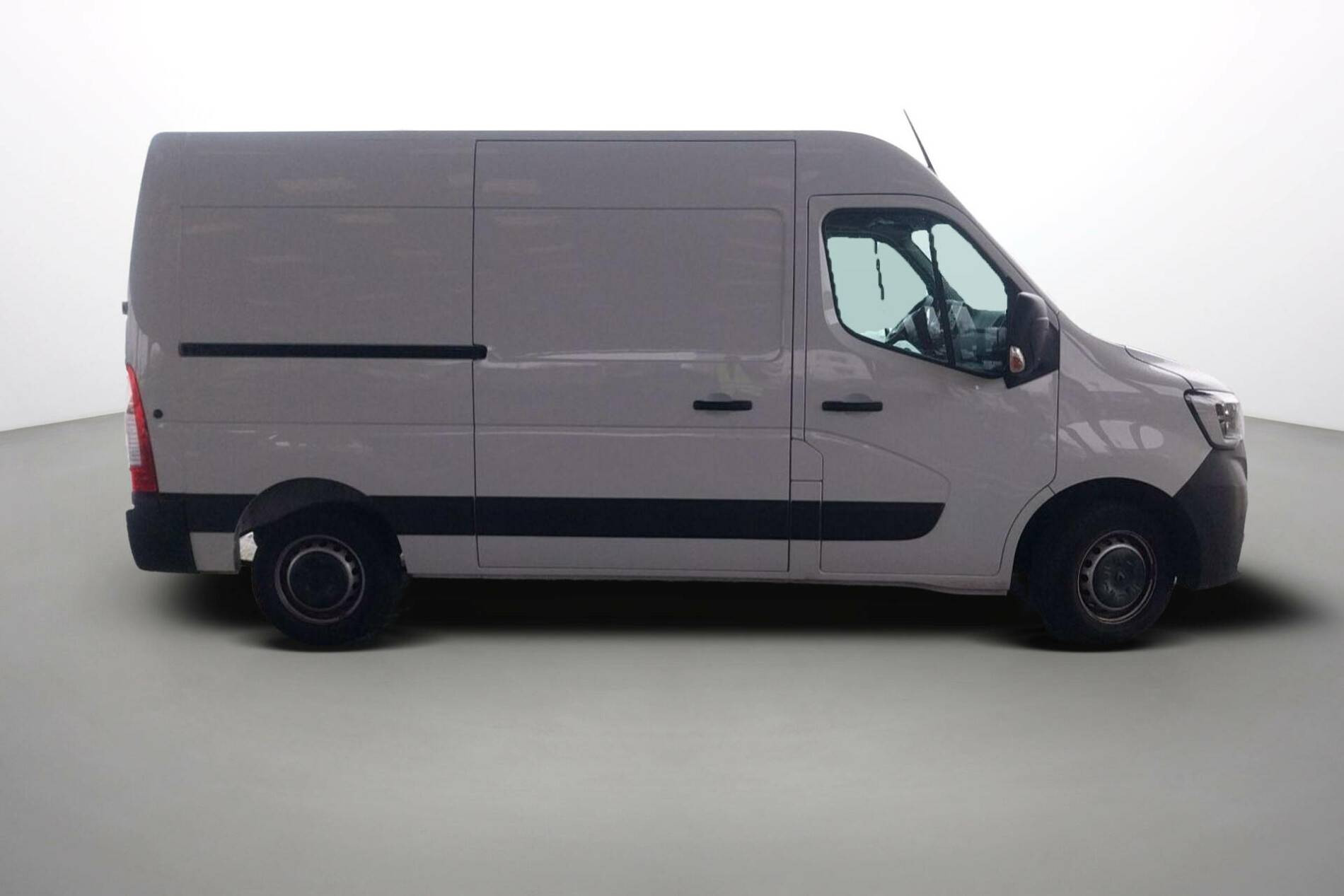 Vente en ligne Renault Master Fourgon MASTER FGN TRAC F3500 L2H2 BLUE DCI 135 au prix de 29 990 €