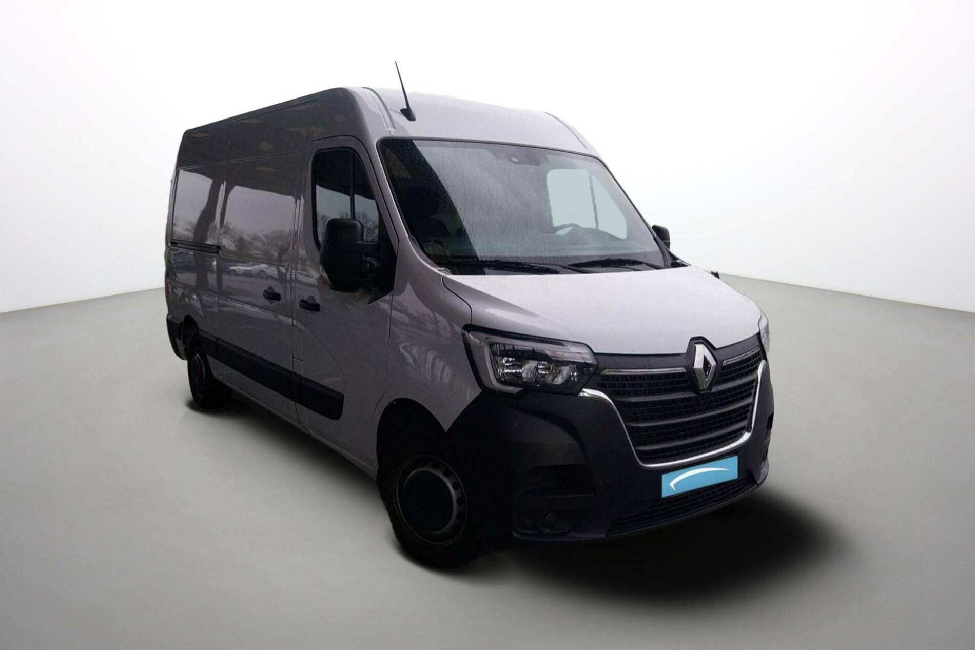 Vente en ligne Renault Master Fourgon MASTER FGN TRAC F3500 L2H2 BLUE DCI 135 au prix de 29 990 €