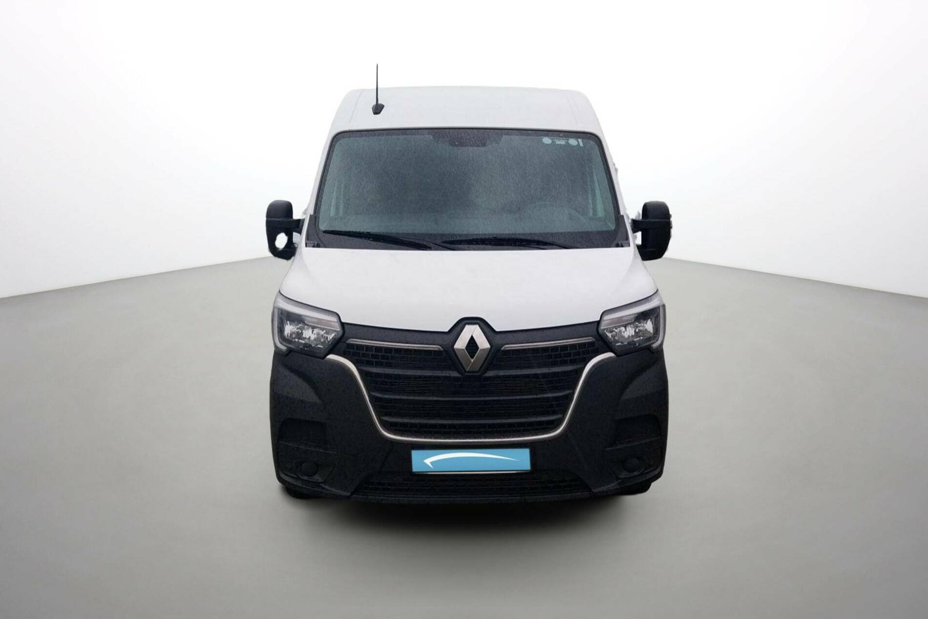 Vente en ligne Renault Master Fourgon MASTER FGN TRAC F3500 L2H2 BLUE DCI 135 au prix de 28 890 €