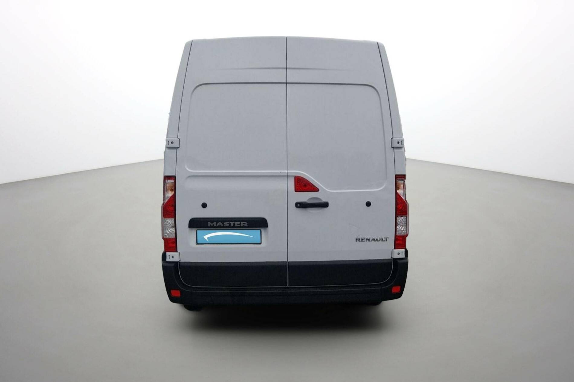 Vente en ligne Renault Master Fourgon MASTER FGN TRAC F3500 L2H2 BLUE DCI 135 au prix de 28 890 €