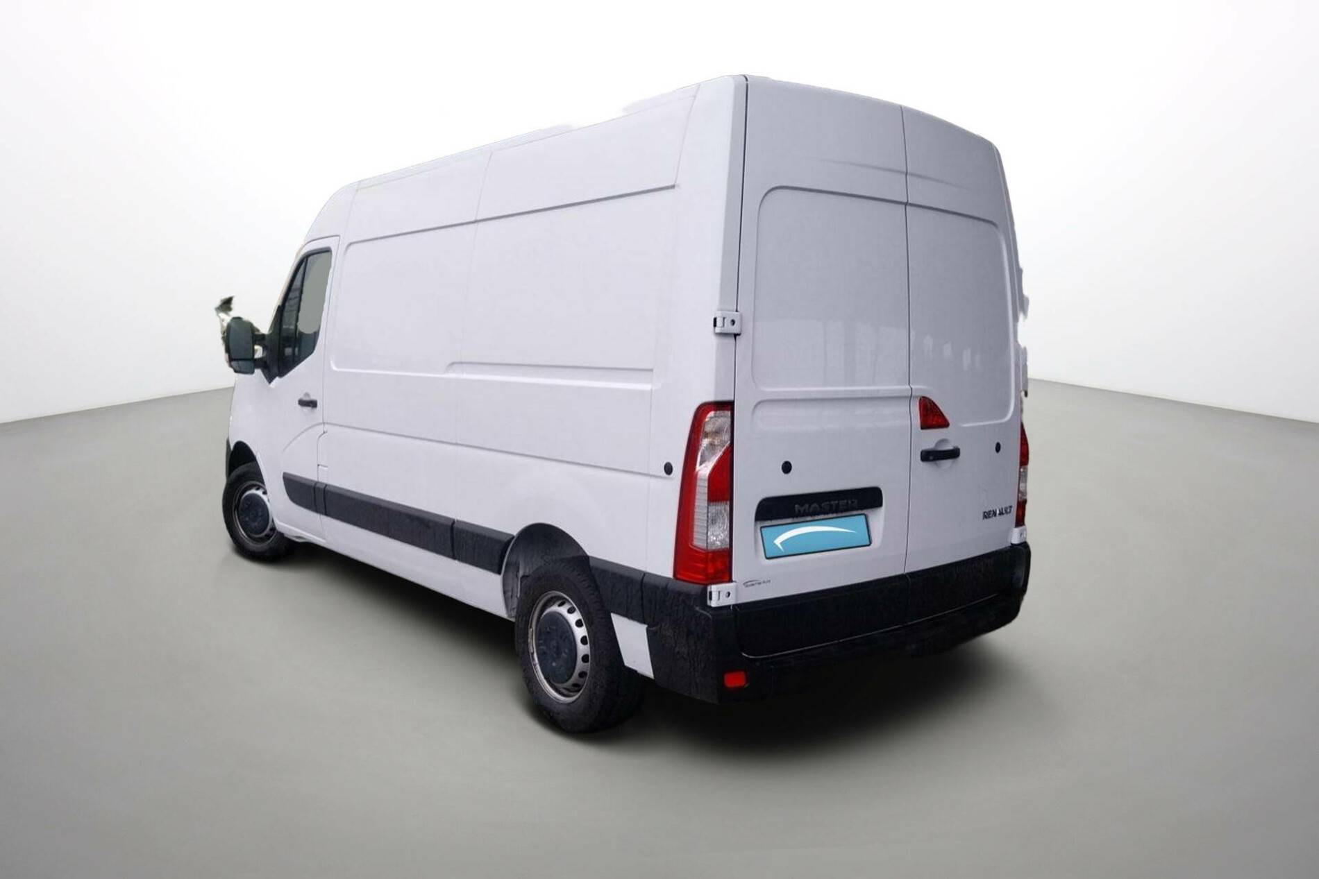 Vente en ligne Renault Master Fourgon MASTER FGN TRAC F3500 L2H2 BLUE DCI 135 au prix de 29 990 €