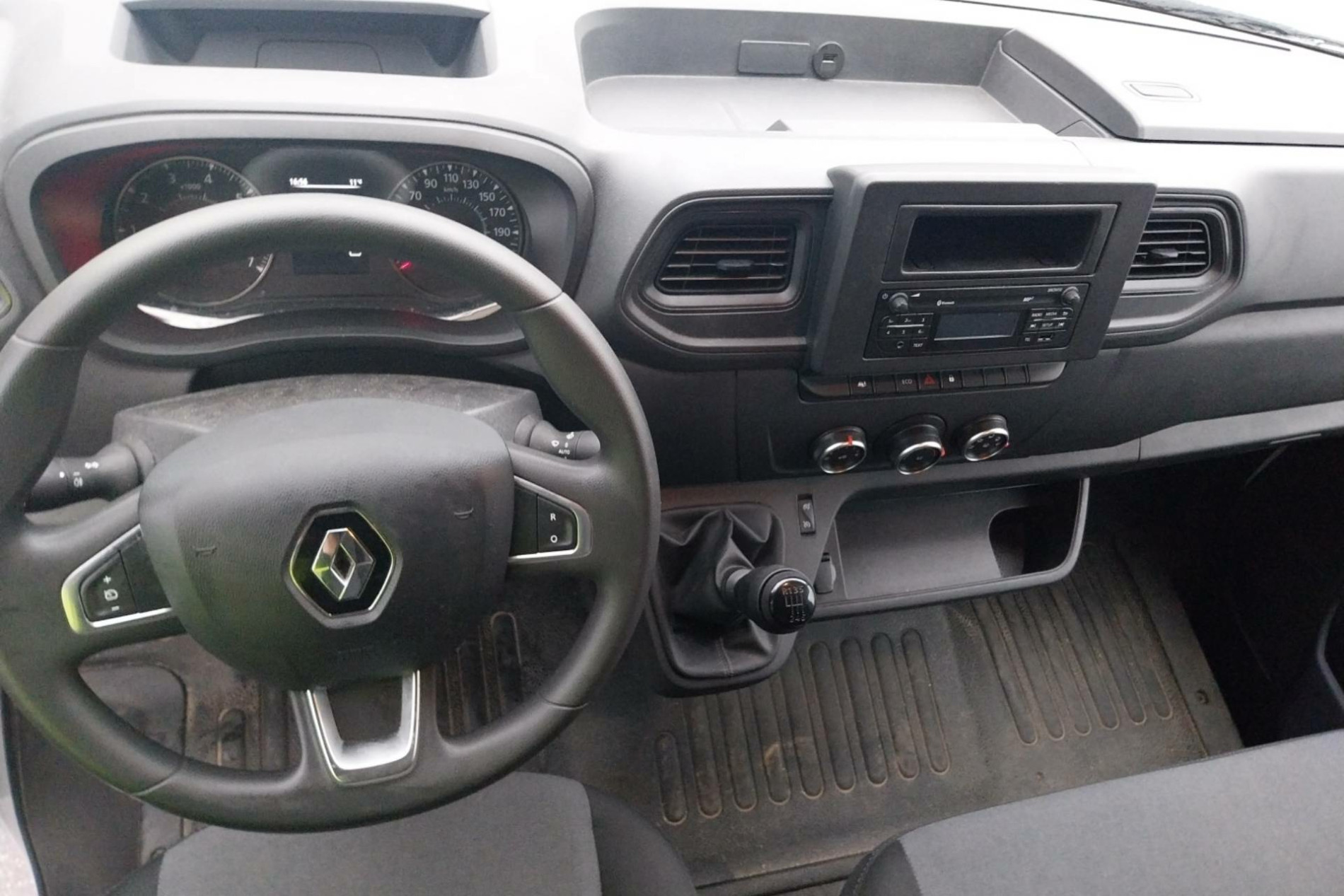 Vente en ligne Renault Master Fourgon MASTER FGN TRAC F3500 L2H2 BLUE DCI 135 au prix de 28 890 €