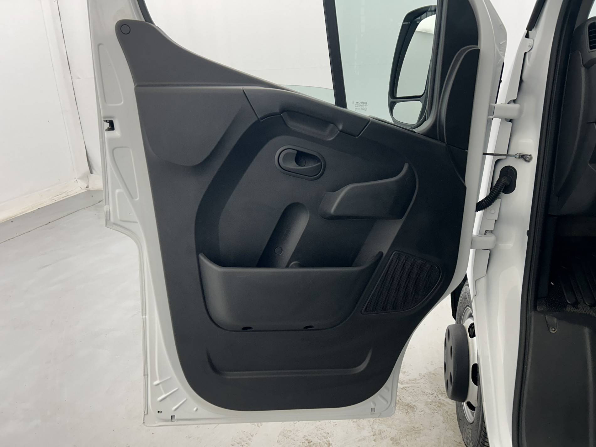 Vente en ligne Renault Master 3 Châssis Cabine MASTER BENNE CC PROP RJ3500 L2 PAFC BLUE DCI 130 EURO VI au prix de 33 990 €