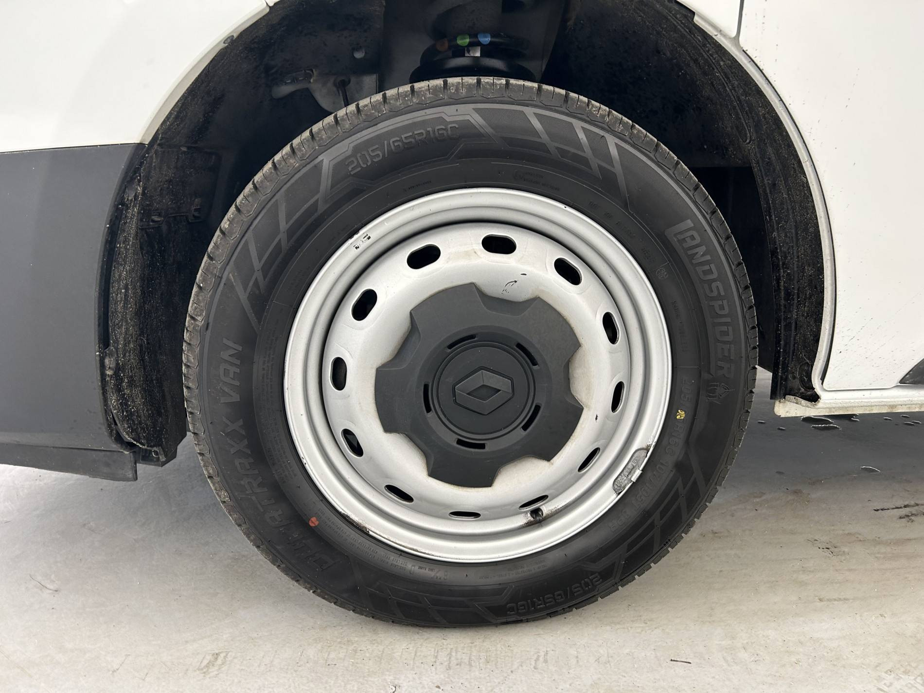 Vente en ligne Renault Trafic 3 Fourgon TRAFIC FGN L2H1 3000 KG BLUE DCI 130 au prix de 21 890 €