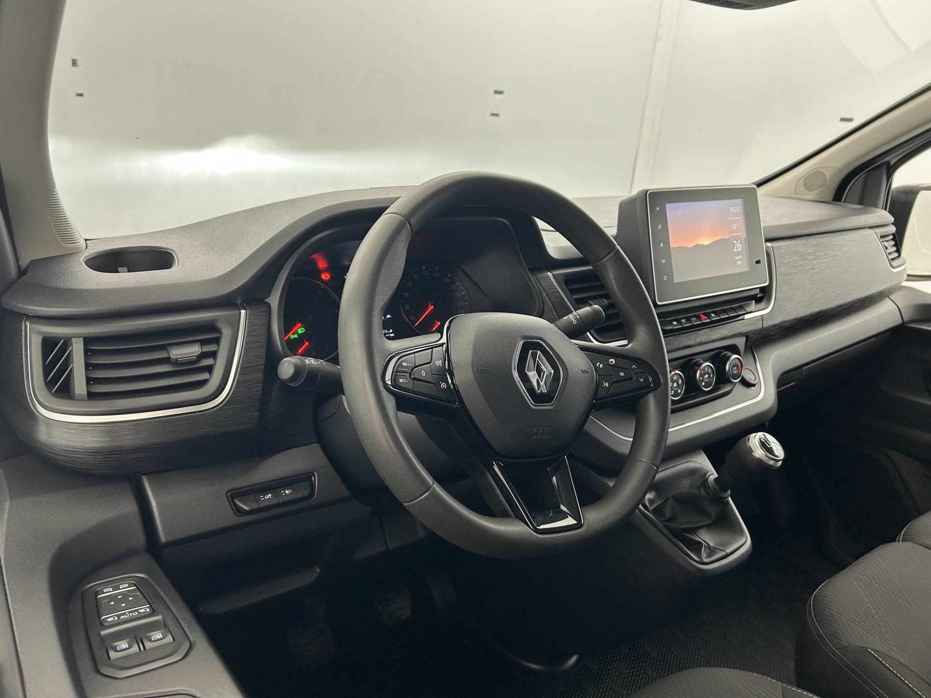 Vente en ligne Renault Trafic 3 Fourgon TRAFIC FGN L2H1 3000 KG BLUE DCI 130 au prix de 21 890 €